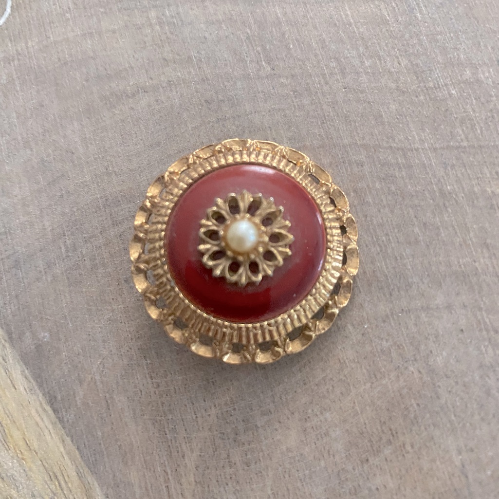 Sarah Coventry Westminster Brooch 15$